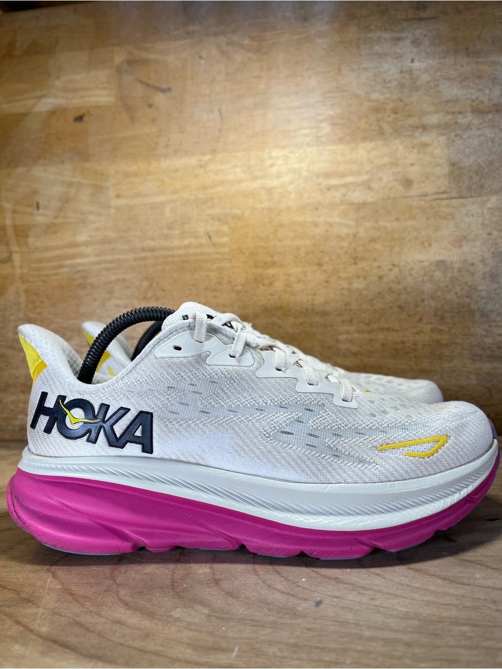 Hoka One One Clifton 9 Womens Sz 10 Running Shoes Sneakers Eggnog Blanc De Blanc